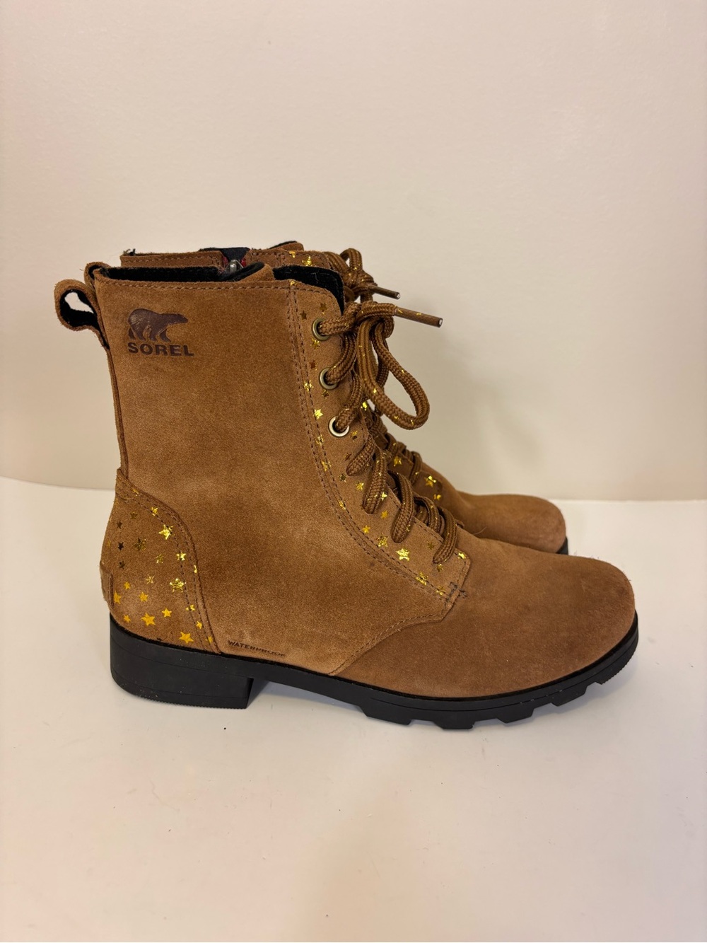 Sorel Women's Tan Suede Lace-Up Ankle Boots with Gold Star Detail Youth 5, W 6.5